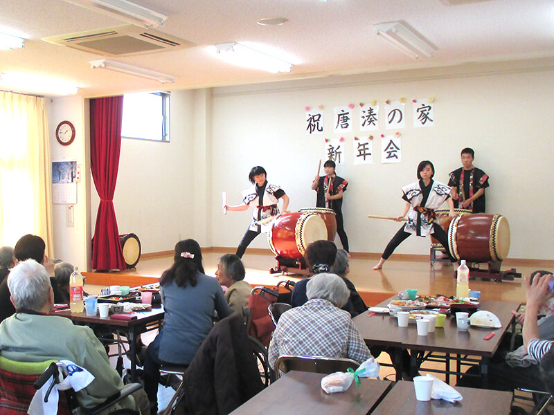 グループホームでの交流-新年会